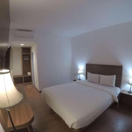 Satria Wisata Hotel Parepare Kültér fotó