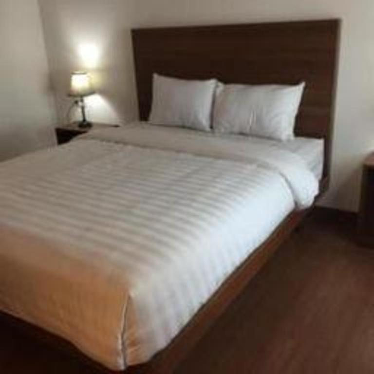 Satria Wisata Hotel Parepare Kültér fotó