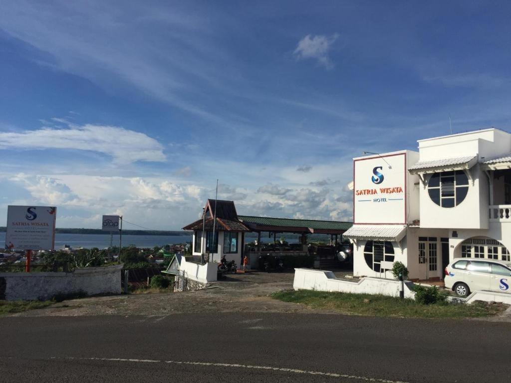 Satria Wisata Hotel Parepare Kültér fotó