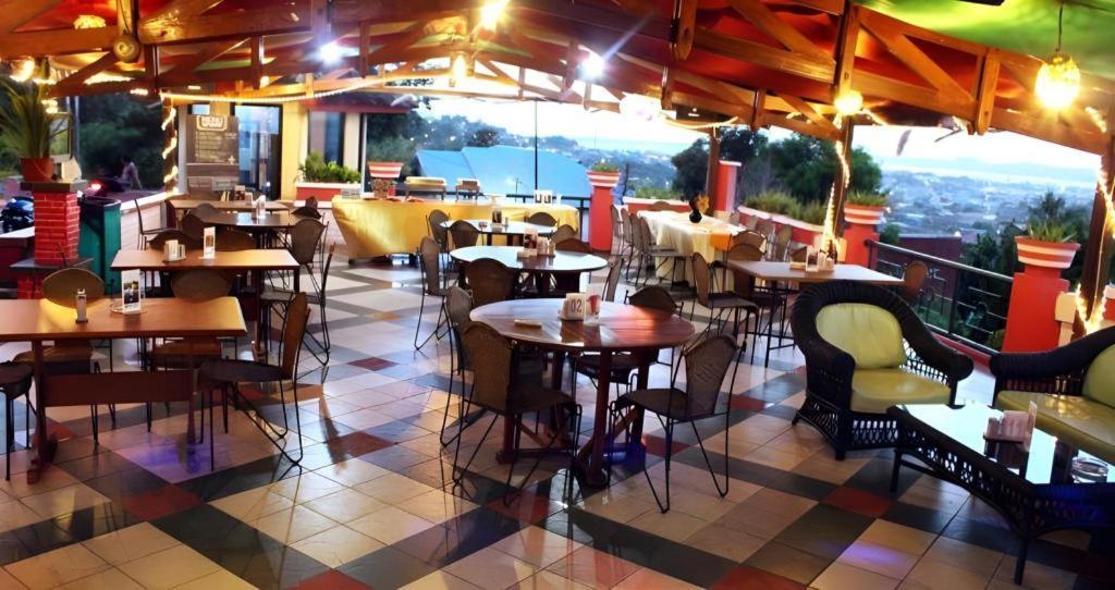 Satria Wisata Hotel Parepare Kültér fotó