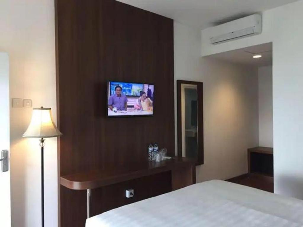 Satria Wisata Hotel Parepare Kültér fotó