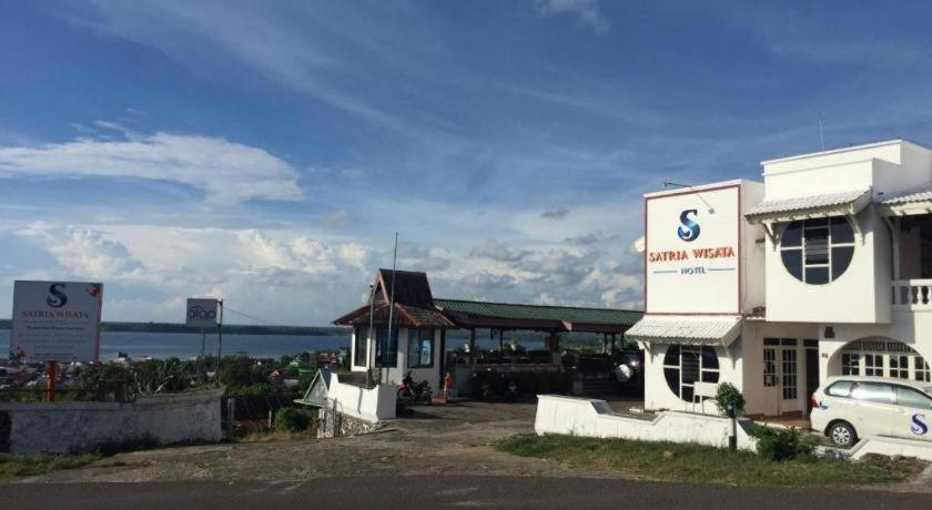 Satria Wisata Hotel Parepare Kültér fotó
