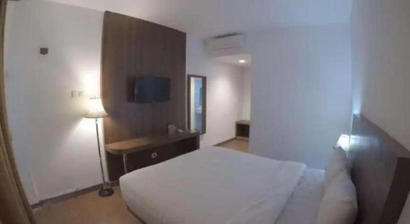 Satria Wisata Hotel Parepare Kültér fotó