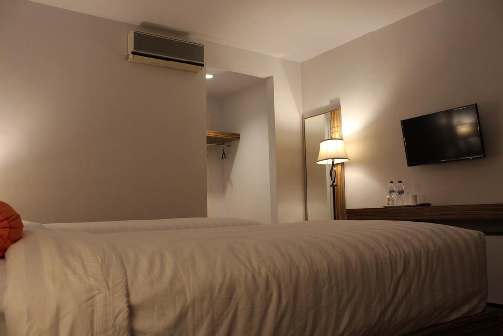 Satria Wisata Hotel Parepare Kültér fotó