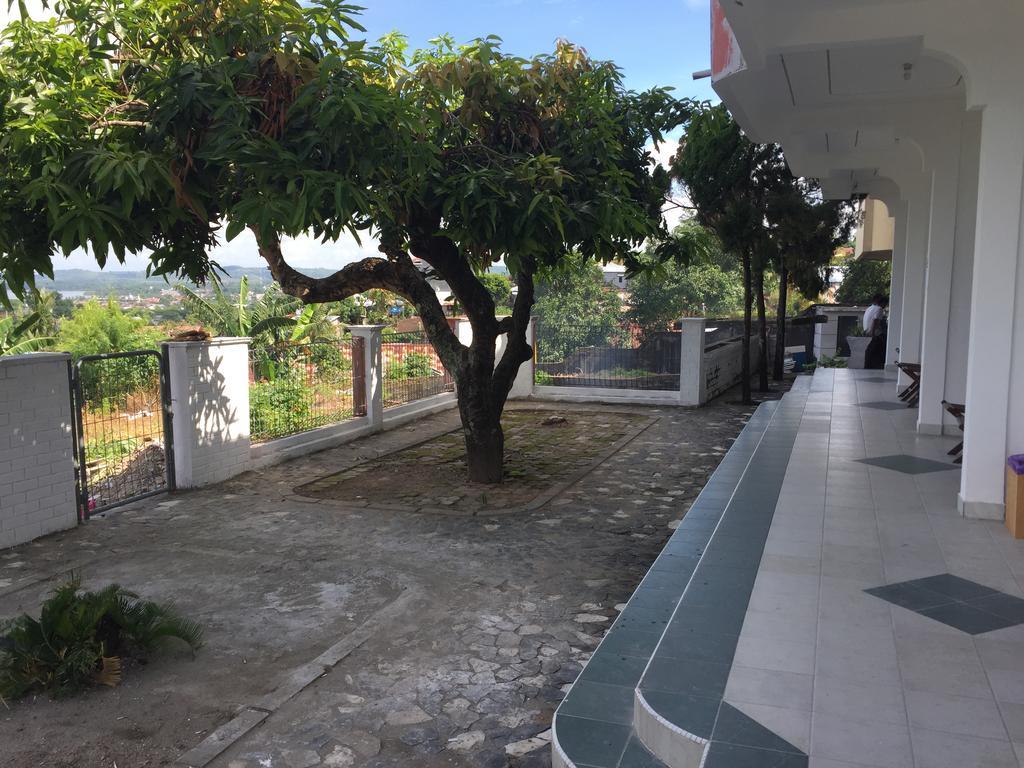 Satria Wisata Hotel Parepare Kültér fotó